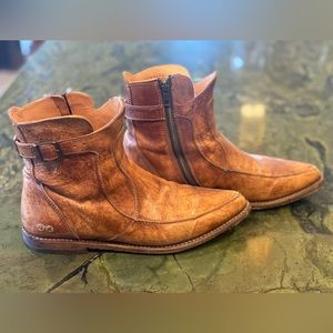 Beautiful Bed-Stu leather booties 9.5